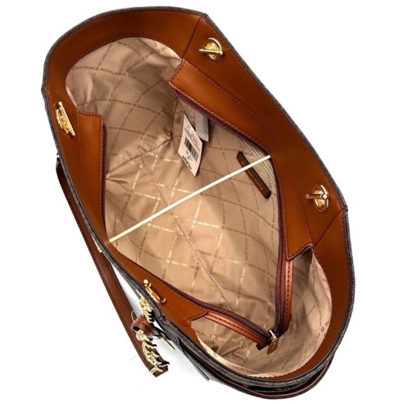 Michael Kors Large Jet Set Travel Chain Shoulder Bag & Trifold
Wallet Brown - Picture 7 of 14